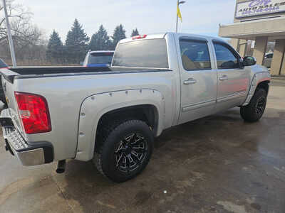 2012 Chevrolet 1500 Crew Cab, $9850. Photo 3