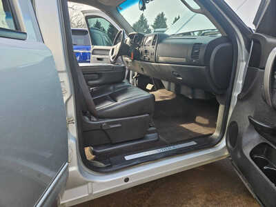 2012 Chevrolet 1500 Crew Cab, $9850. Photo 6