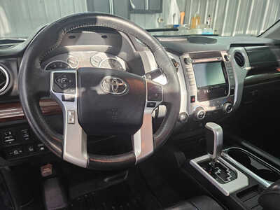 2016 Toyota Tundra Crew Cab, $18475. Photo 9