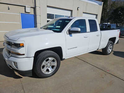 2019 Chevrolet 1500 Ext Cab, $18750. Photo 1
