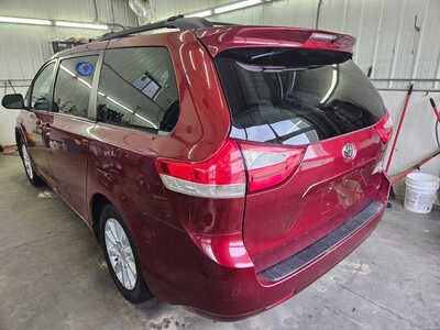 2009 Toyota Venza, $8750. Photo 3