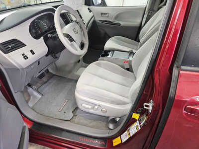 2009 Toyota Venza, $8750. Photo 4