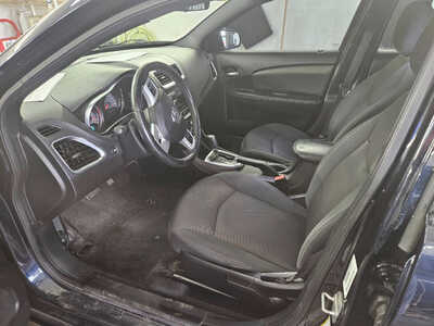 2011 Dodge Avenger, $6750. Photo 5