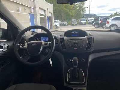 2013 Ford Escape, $6950. Photo 9