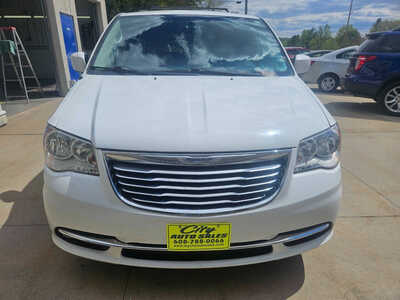 2016 Chrysler Town & Country, $6850. Photo 3