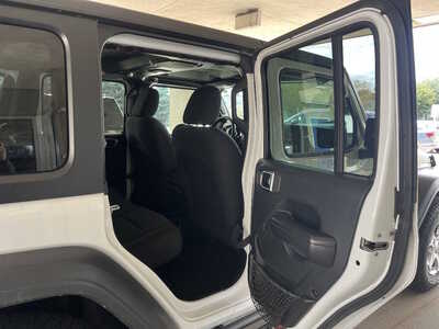 2018 Jeep Wrangler Unlimited, $15750. Photo 11