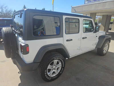 2018 Jeep Wrangler Unlimited, $16750. Photo 2