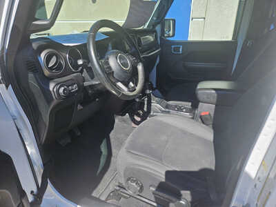 2018 Jeep Wrangler Unlimited, $16750. Photo 6