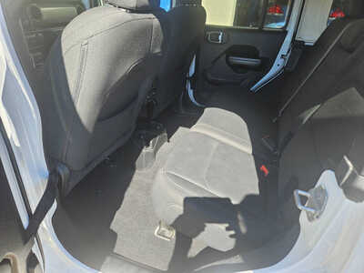 2018 Jeep Wrangler Unlimited, $16750. Photo 7