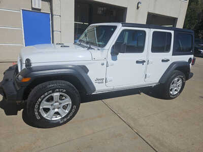2018 Jeep Wrangler Unlimited, $16750. Photo 1