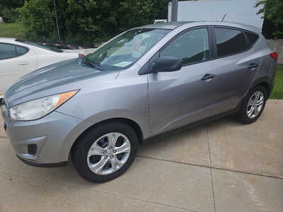 2012 Hyundai Tucson, $6350. Photo 2