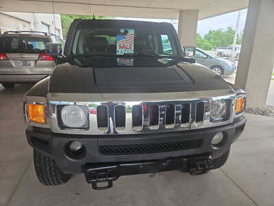 2010 Hummer H3, $6750. Photo 4