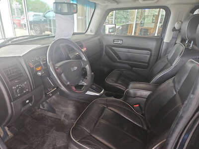 2010 Hummer H3, $6750. Photo 8