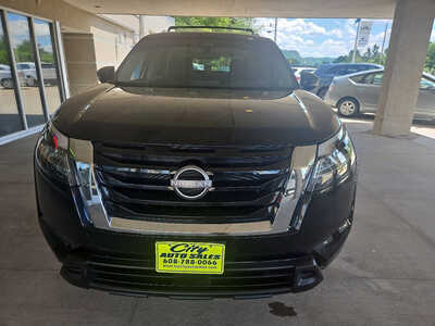 2022 Nissan Pathfinder, $19750. Photo 2