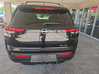 2022 Nissan Pathfinder, $19750. Photo 4