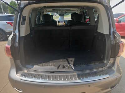 2014 Infiniti QX80, $11750. Photo 4