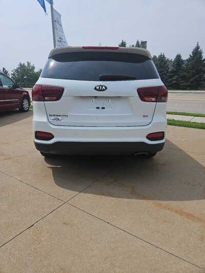 2019 Kia Sorento, $11750. Photo 2