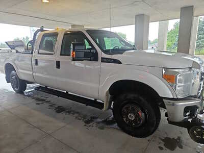 2015 Ford F350 Crew Cab, $15750. Photo 2