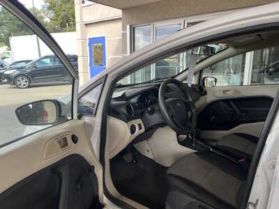 2013 Ford Fiesta, $5350. Photo 2