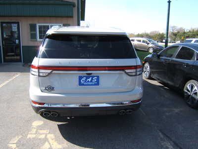 2020 Lincoln Aviator, $36900. Photo 2