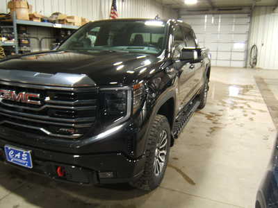 2022 GMC 1500 Crew Cab, $58490. Photo 1