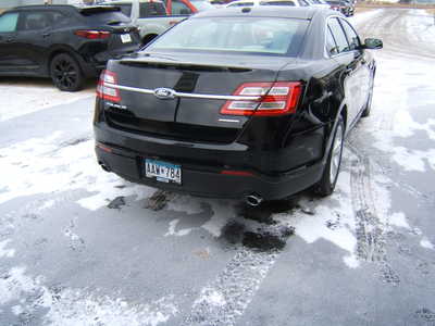 2017 Ford Taurus, $13890. Photo 4