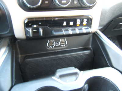2020 RAM 1500 Crew Cab, $27900. Photo 12