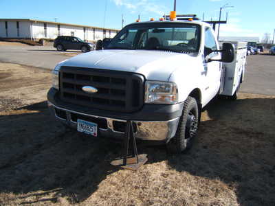 2006 Ford F350 Reg Cab, $8900. Photo 2