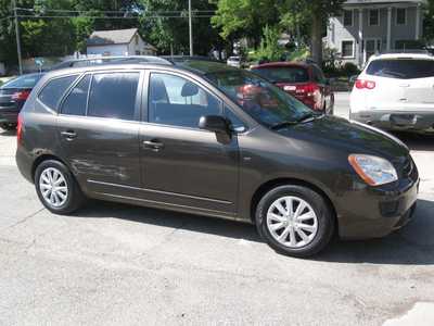 2009 Kia Rondo, $3595. Photo 11