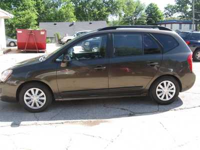 2009 Kia Rondo, $3595. Photo 3