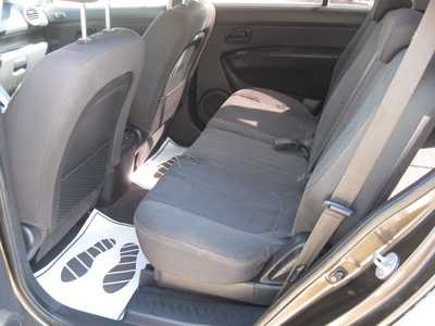 2009 Kia Rondo, $3595. Photo 5