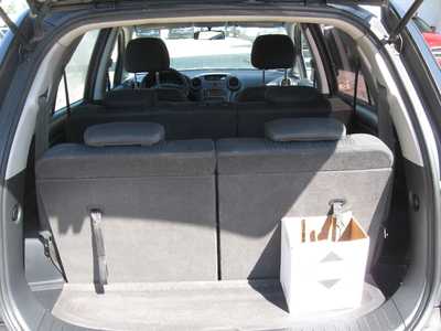 2009 Kia Rondo, $3595. Photo 8