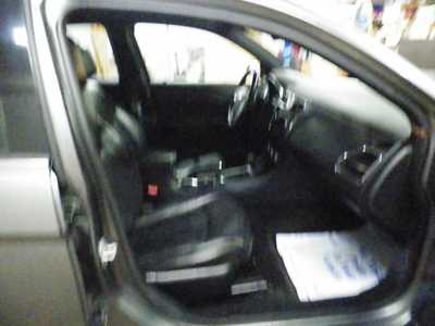 2013 Chrysler 200, $6495. Photo 9