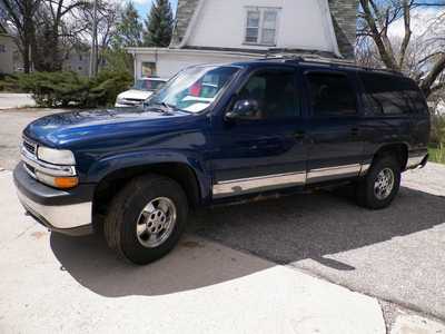 2002 Chevrolet Suburban, $4295. Photo 2