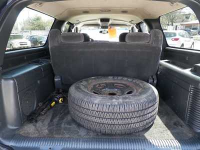 2002 Chevrolet Suburban, $4295. Photo 6