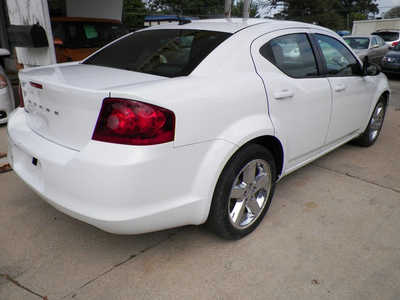2012 Dodge Avenger, $4595. Photo 8