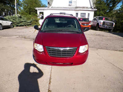 2005 Chrysler Town & Country, $3995. Photo 12
