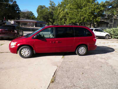2005 Chrysler Town & Country, $3995. Photo 2