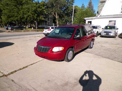 2005 Chrysler Town & Country, $3995. Photo 3