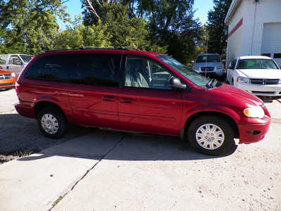 2005 Chrysler Town & Country, $3995. Photo 8