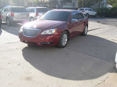 2014 Chrysler 200, $8998. Photo 3