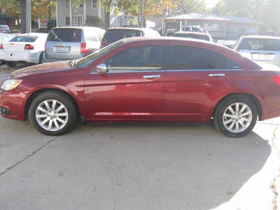 2014 Chrysler 200, $8998. Photo 4