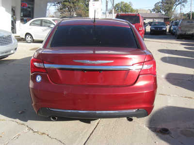 2014 Chrysler 200, $8998. Photo 7