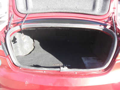 2014 Chrysler 200, $8998. Photo 8