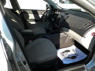 2011 Kia Forte, $4595. Photo 9