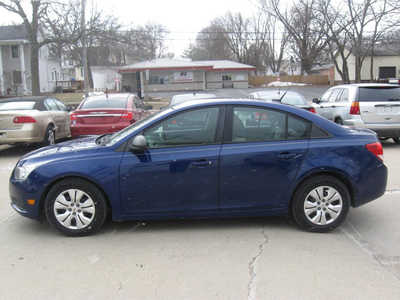 2013 Chevrolet Cruze, $7195. Photo 3
