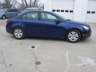 2013 Chevrolet Cruze, $7195. Photo 8