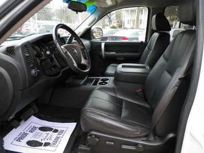 2009 GMC 1500 Crew Cab, $7995. Photo 3