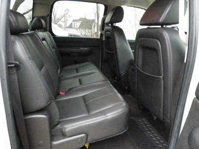 2009 GMC 1500 Crew Cab, $7995. Photo 8
