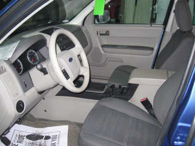 2009 Ford Escape, $6995. Photo 3